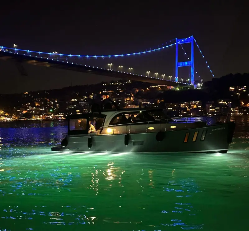 #1170 - Özel Yapım 12m للإيجار يخت بمحرك