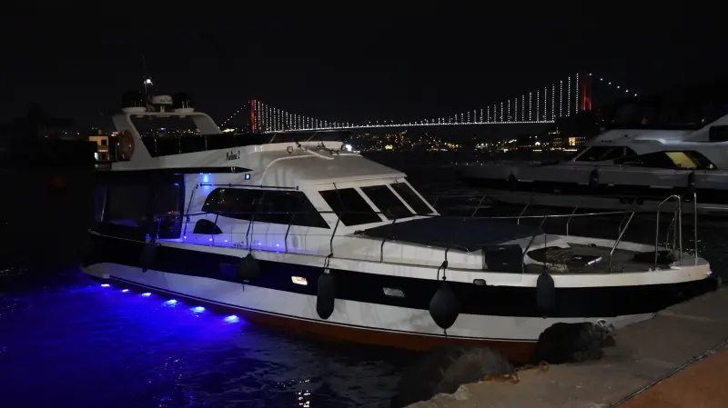 #1220 - Özel Yapım 15m للإيجار يخت بمحرك