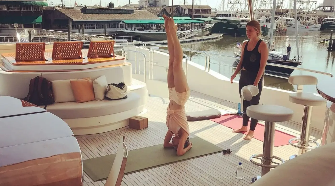Deniz Üstünde Yoga Deneyimi: İstanbul Tekne Kiralama ile Farklı Bir Huzur - Kolayyat