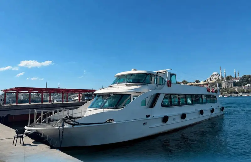 #1300 - Özel Yapım 32m للإيجار قارب ترفيهي